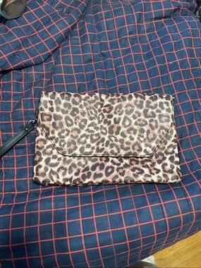 Large Leopard Print Wristlet Clutch - Brown/Pink